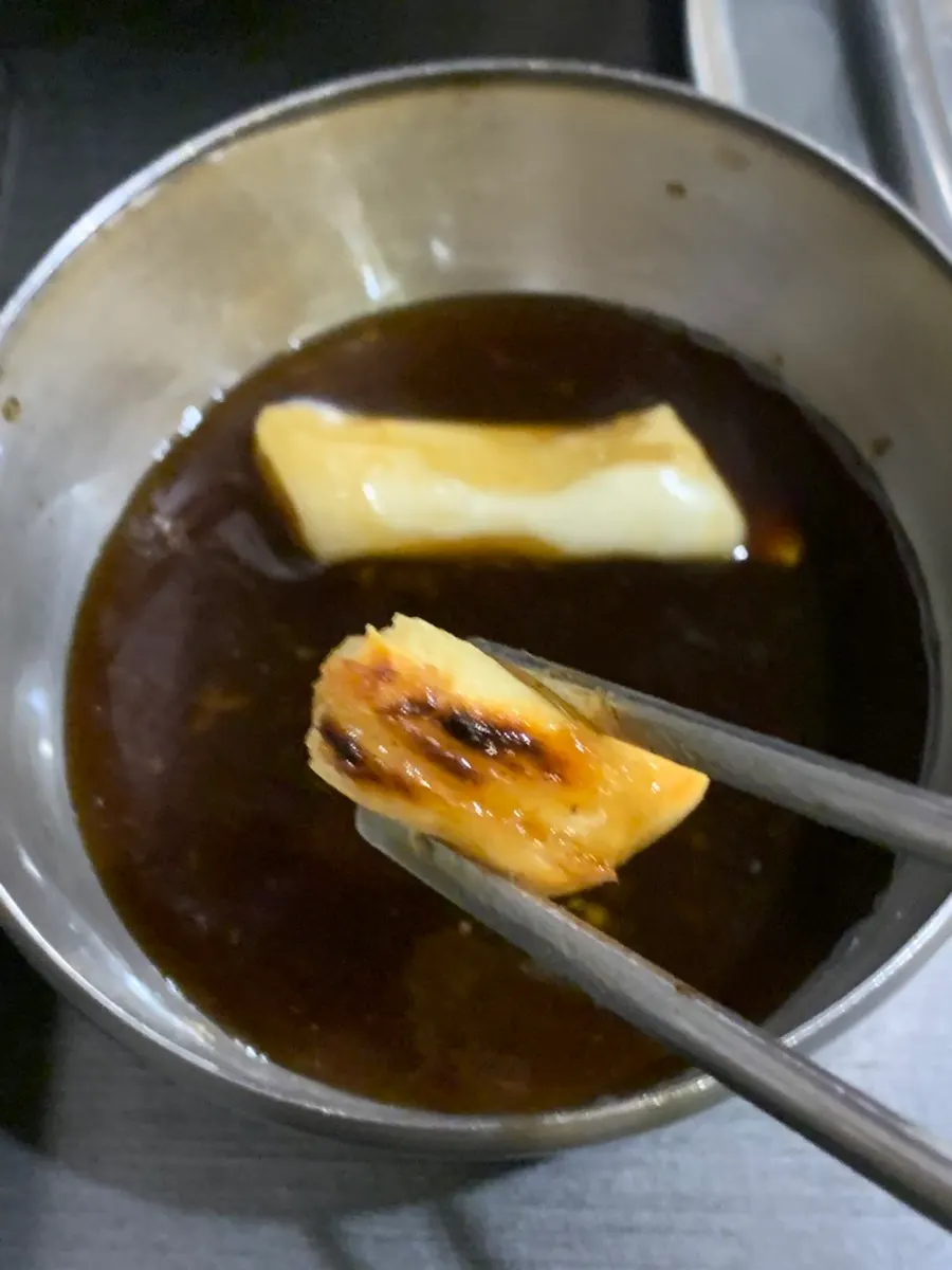 Short rib meat dipped in seasoning sauce