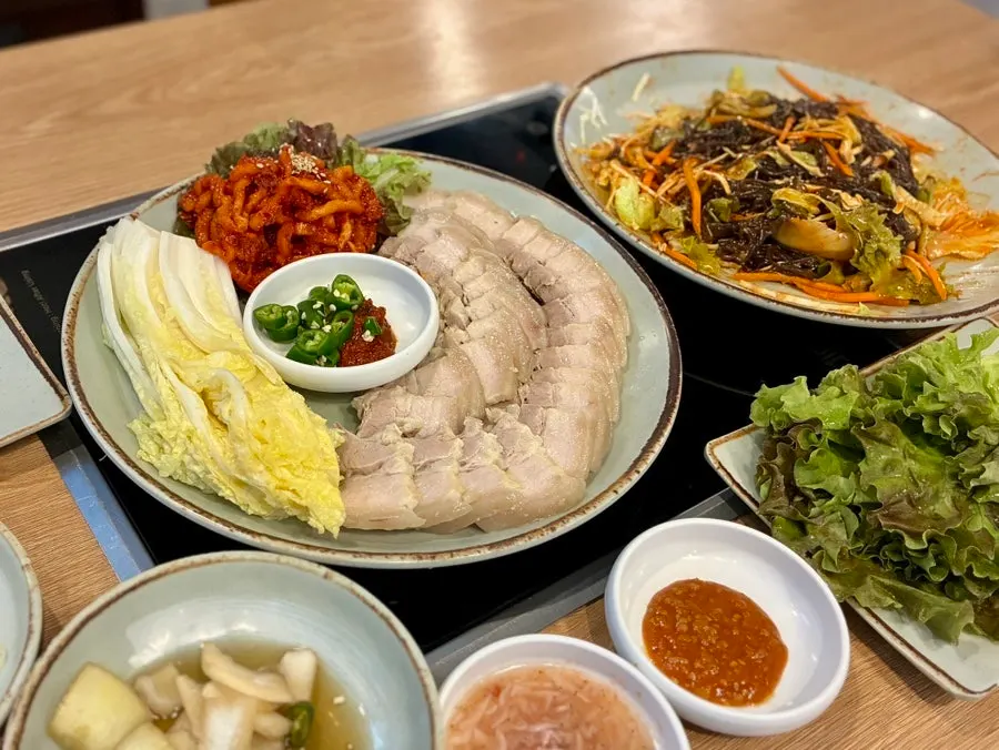 청운보쌈 당산점 오겹보쌈 상차림