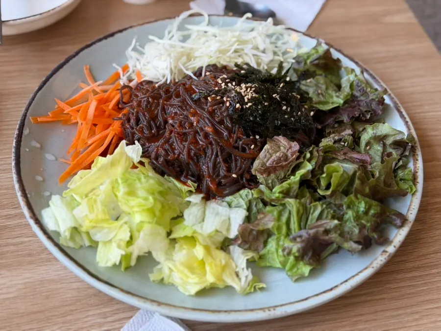 Tray makguksu served as part of the set