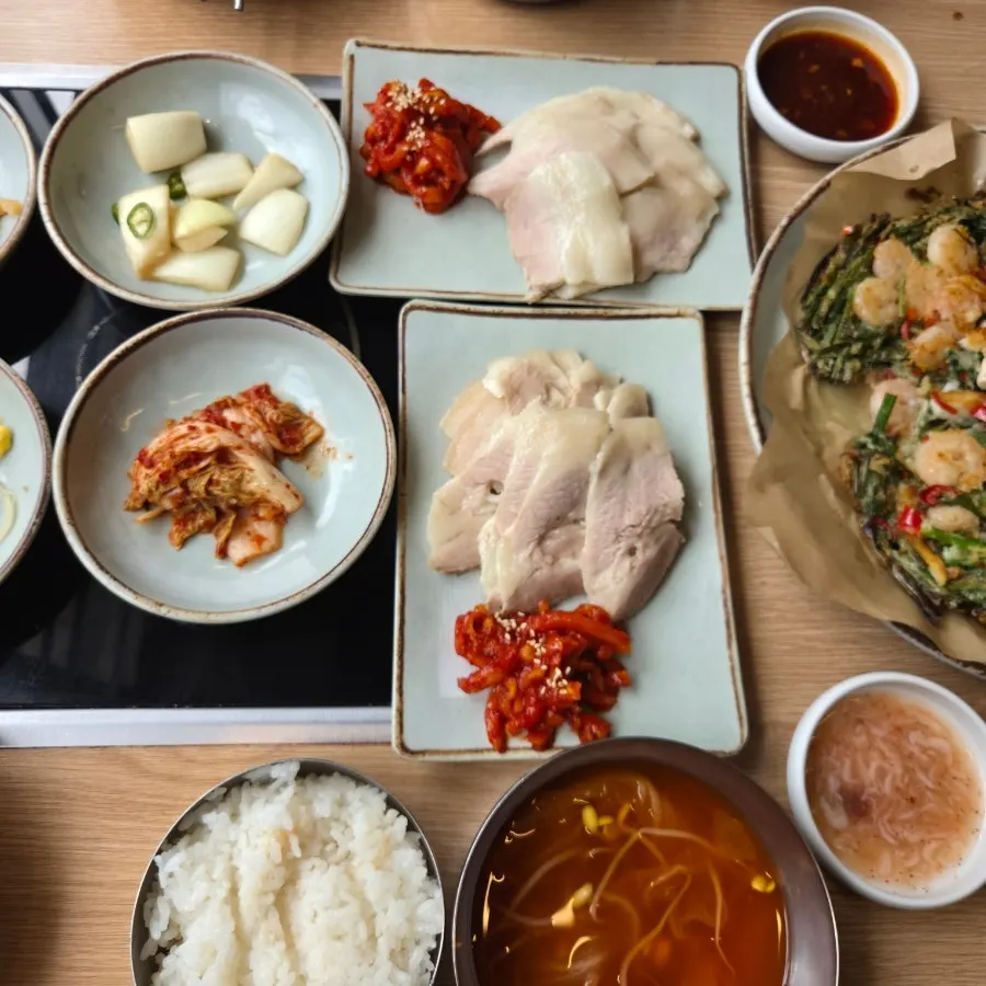 오겹보쌈 정식과 오징어 해물파전 한상