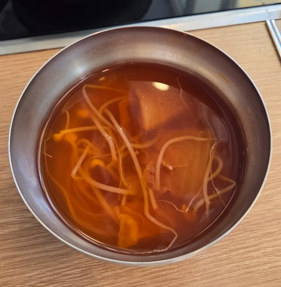 칼칼한 배추콩나물국 한 그릇