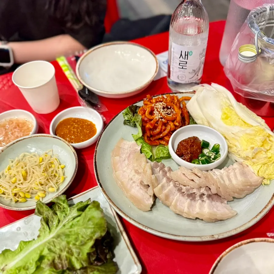 Cheongun Bossam's signature five-layer pork bossam set, small size