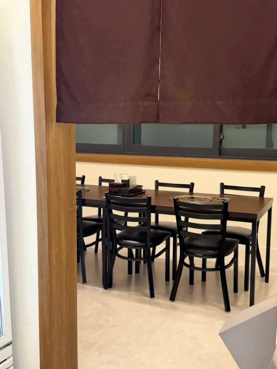송탄부대찌개와 청원부대찌개가 적힌 메뉴판