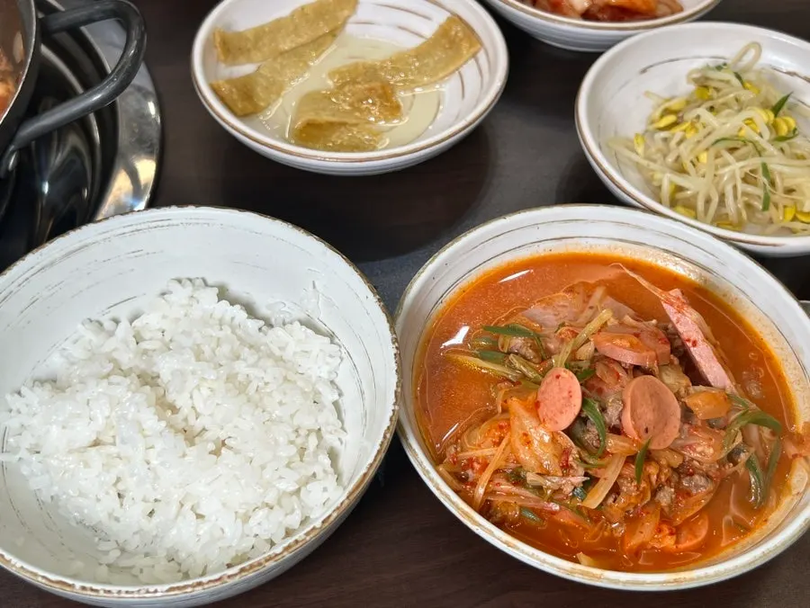 Songtan budae-jjigae eaten with rice