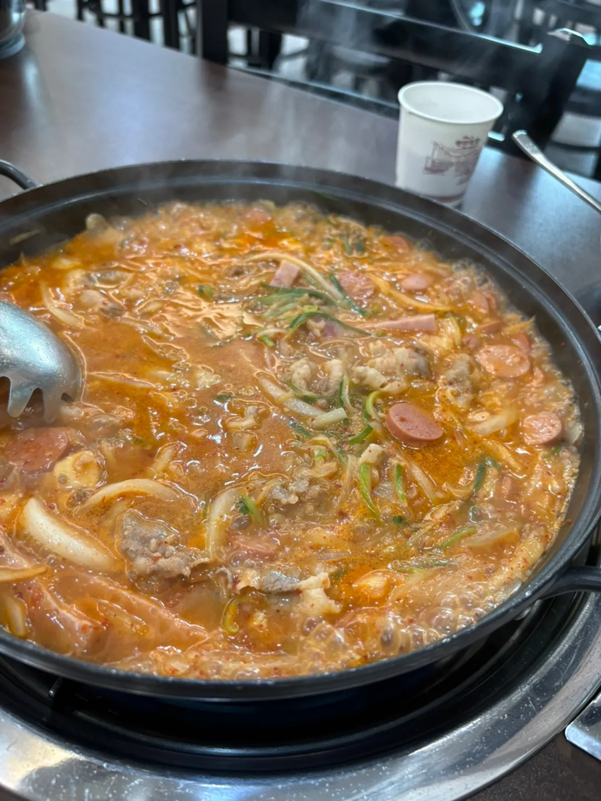 A pot of Songtan budae-jjigae at Cheongwon Restaurant's Cheonan Dujeong branch
