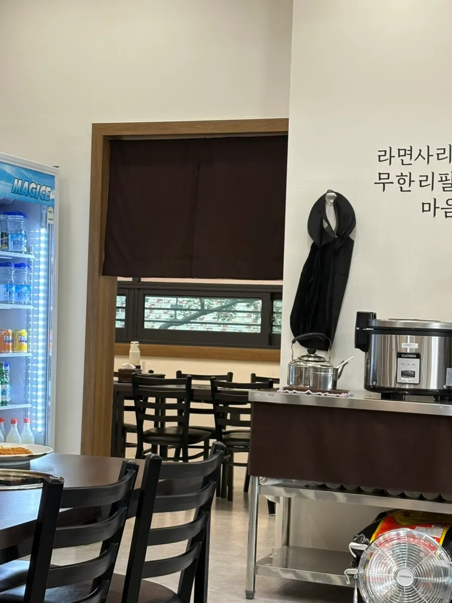 Inner room space for group meals