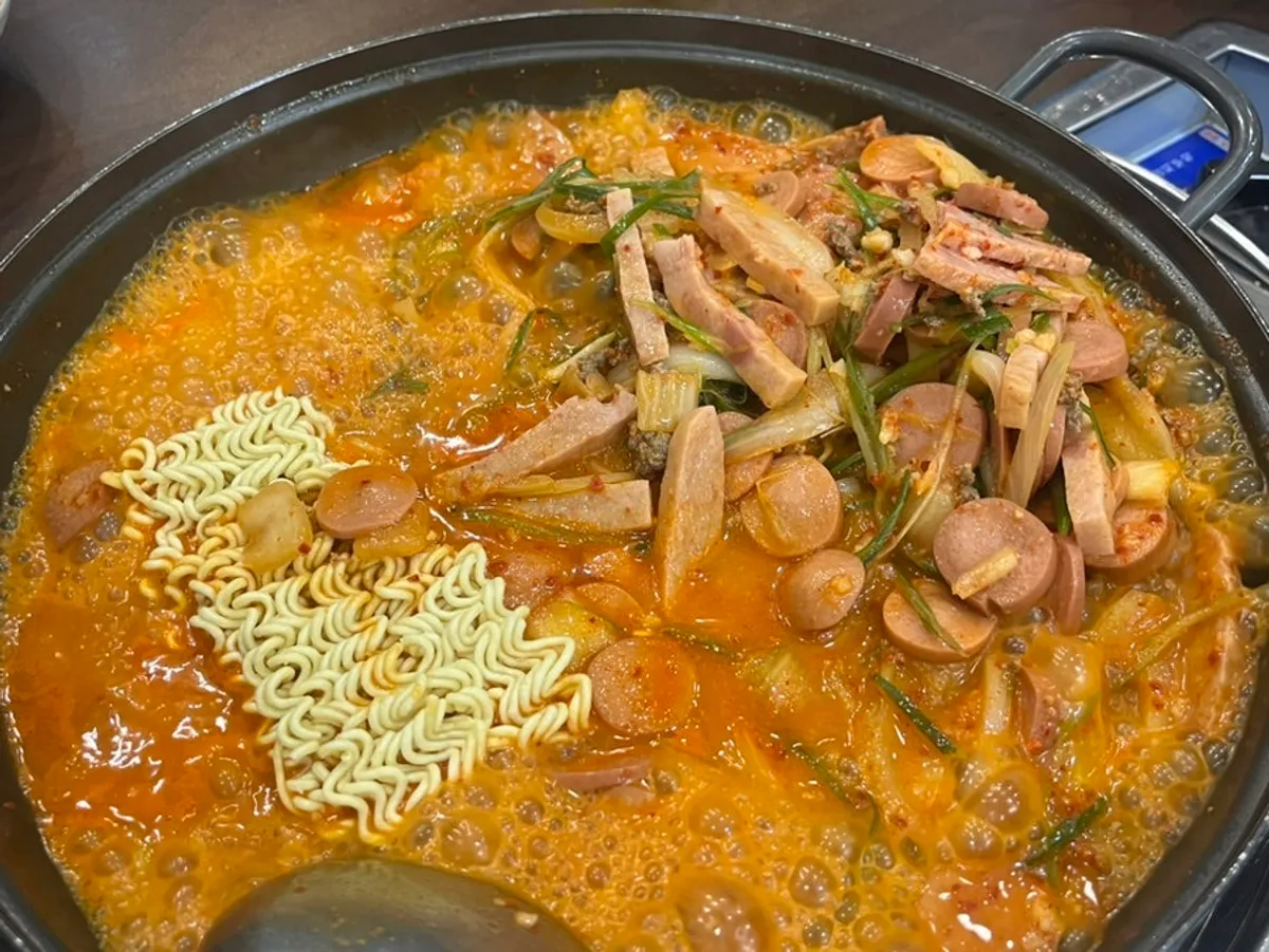 청원식당 천안두정본점 송탄부대찌개 전골냄비 대표 사진