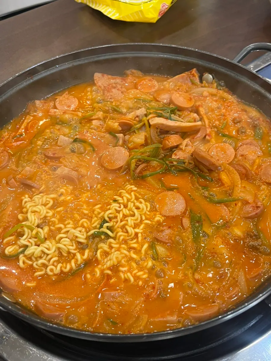 반으로 잘라 넣은 무료 라면사리