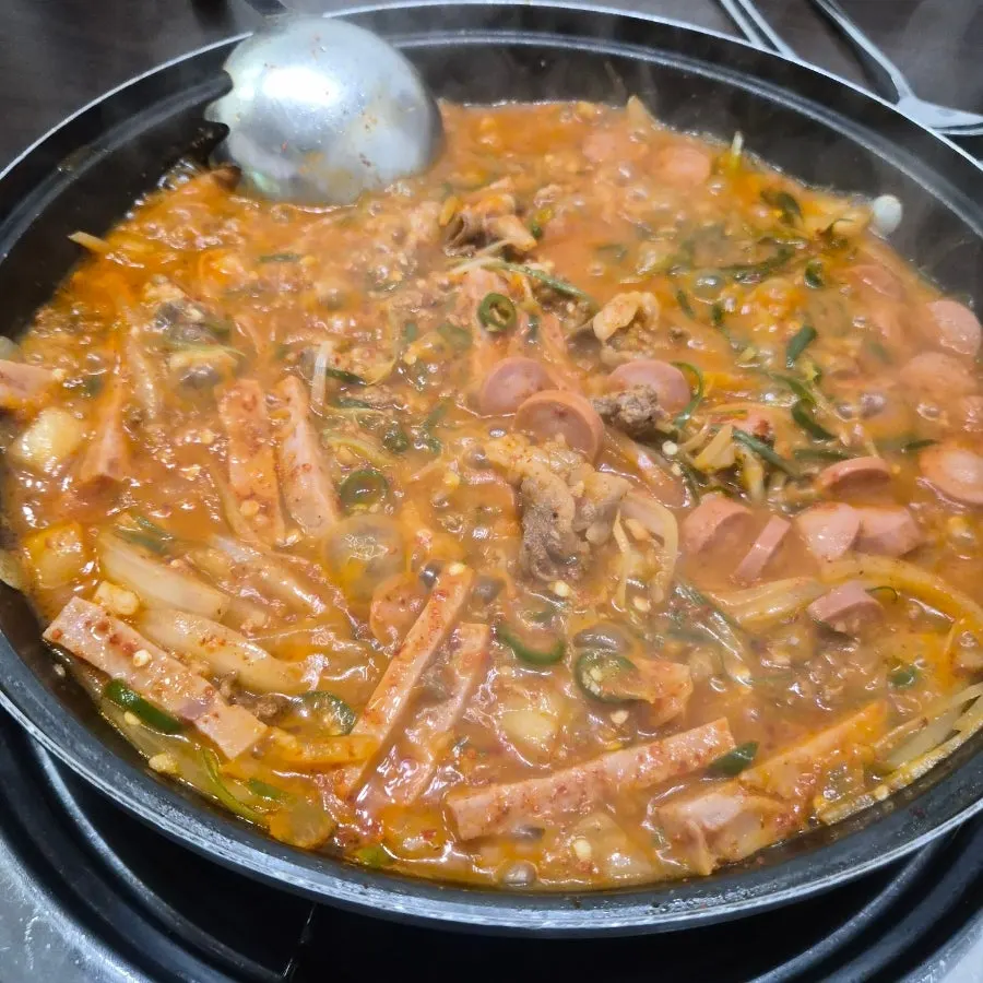 Cheongwon budae-jjigae starting to bubble
