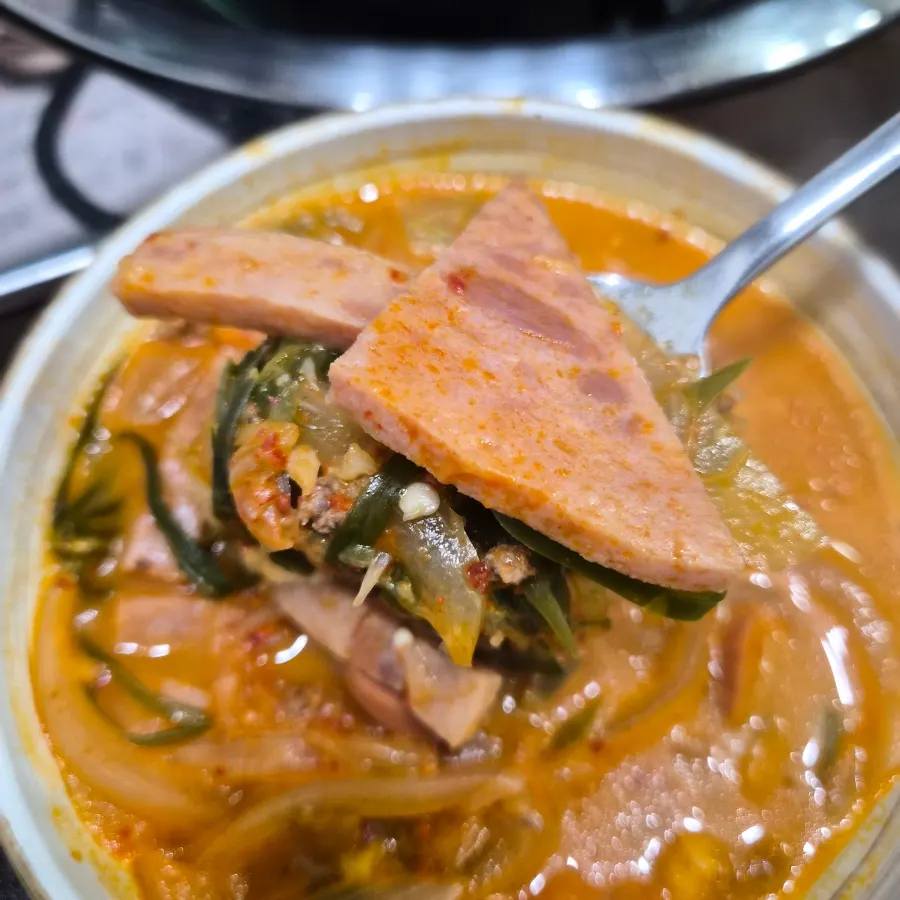 The budae-jjigae pot toward the end of the meal