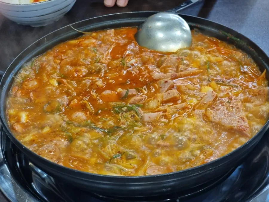 졸여가며 건져 먹는 햄과 소세지