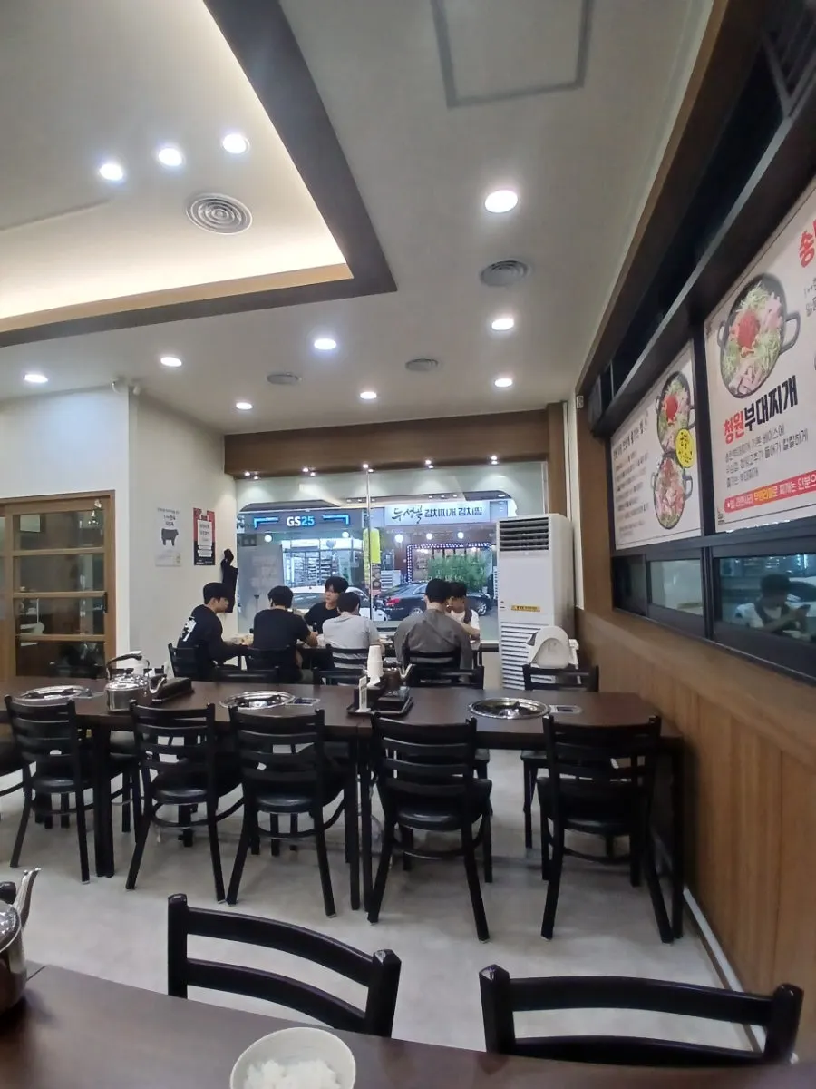 Interior of Cheongwon Restaurant, good for work dinners and family gatherings