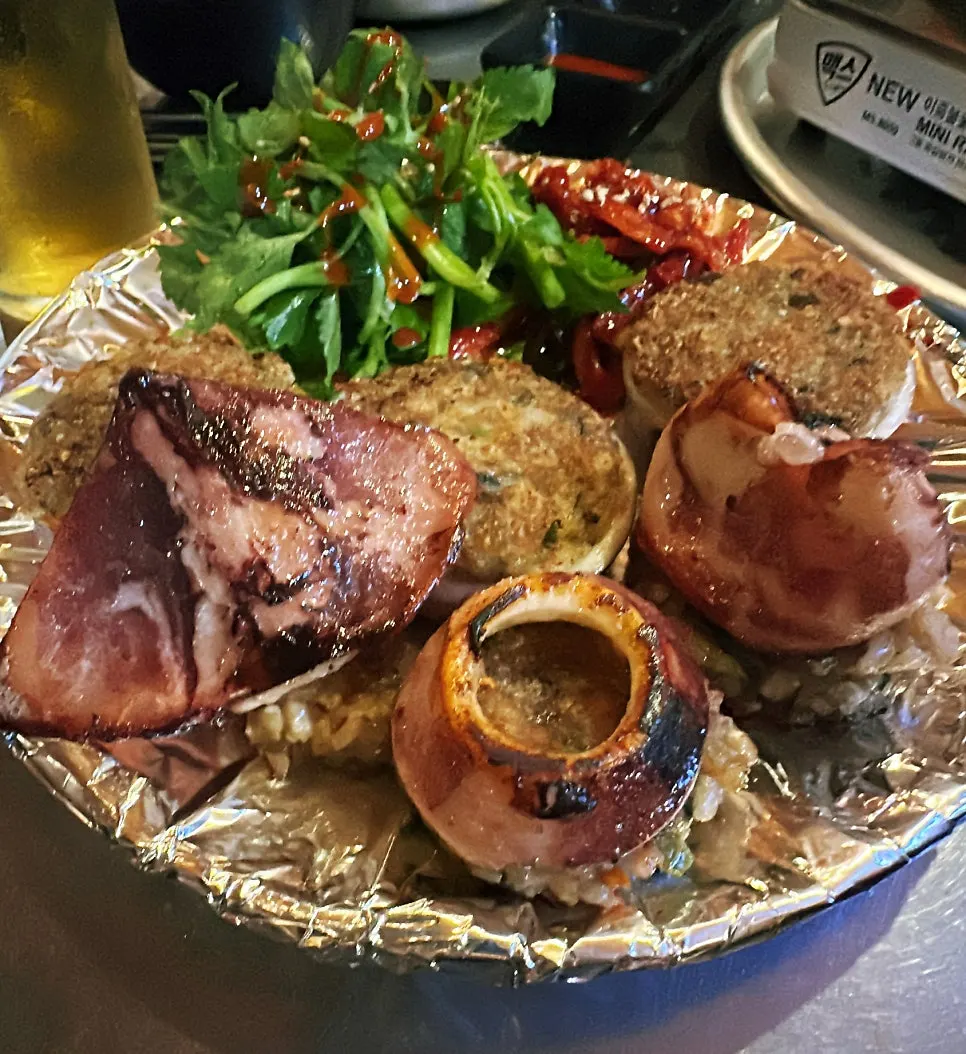 Golden-brown grilled squid sundae at Bulhyanggi