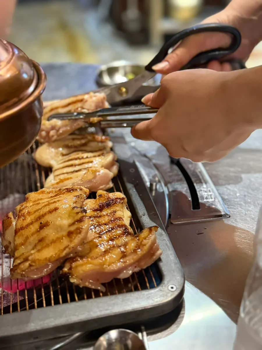 직원이 구워주는 온도계 숯불 닭갈비