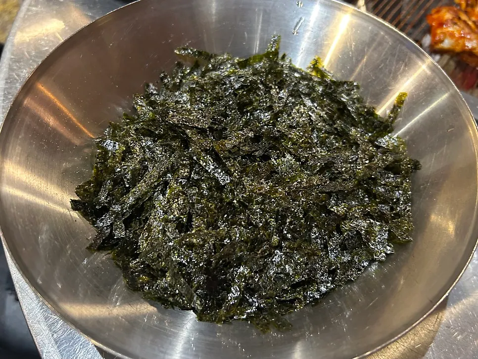 Table setting for Ondogye's rice ball dish