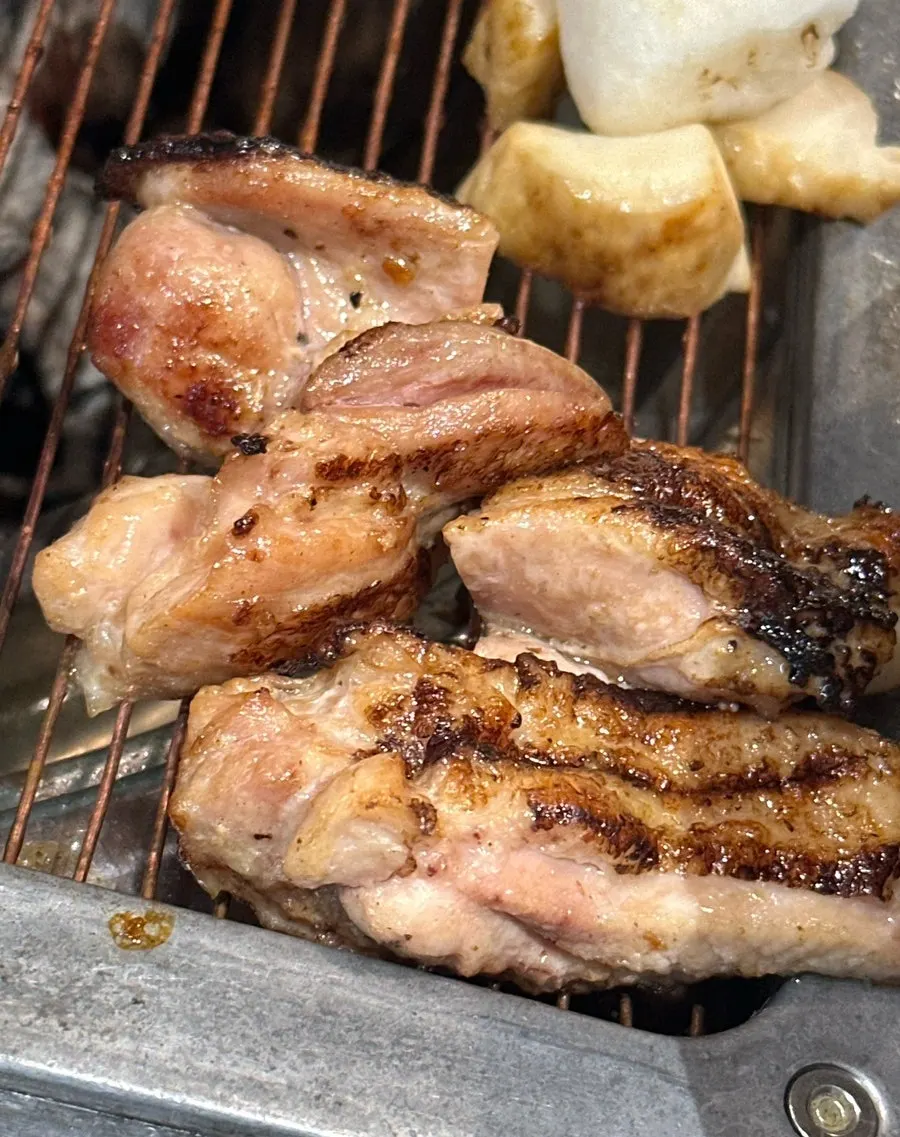 Juicy charcoal-grilled dakgalbi