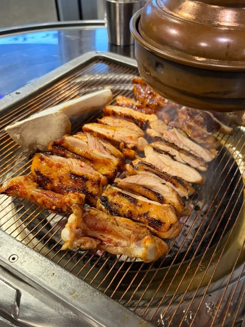 촉촉한 넓적다리살 닭갈비