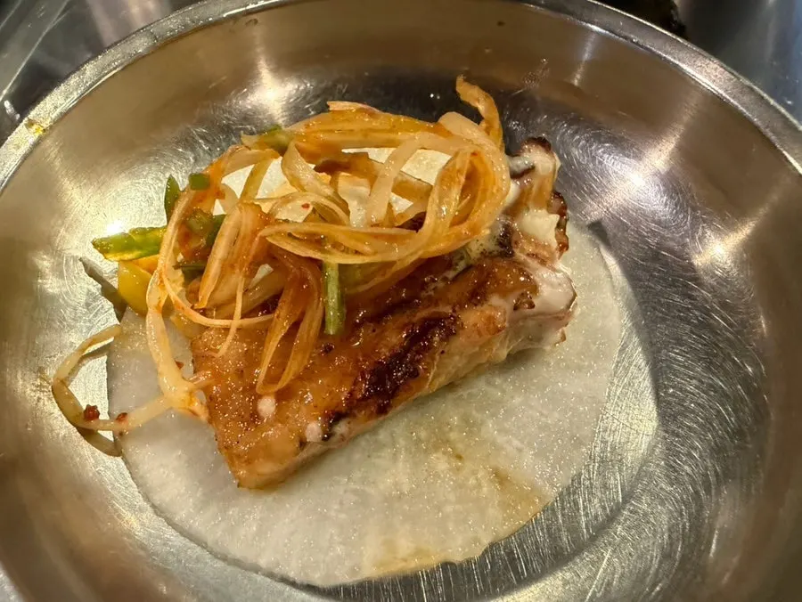간장양념과 매운양념 닭갈비