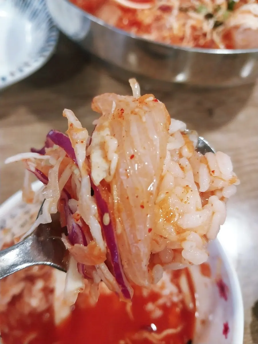 남은 물회 육수에 말은 공기밥