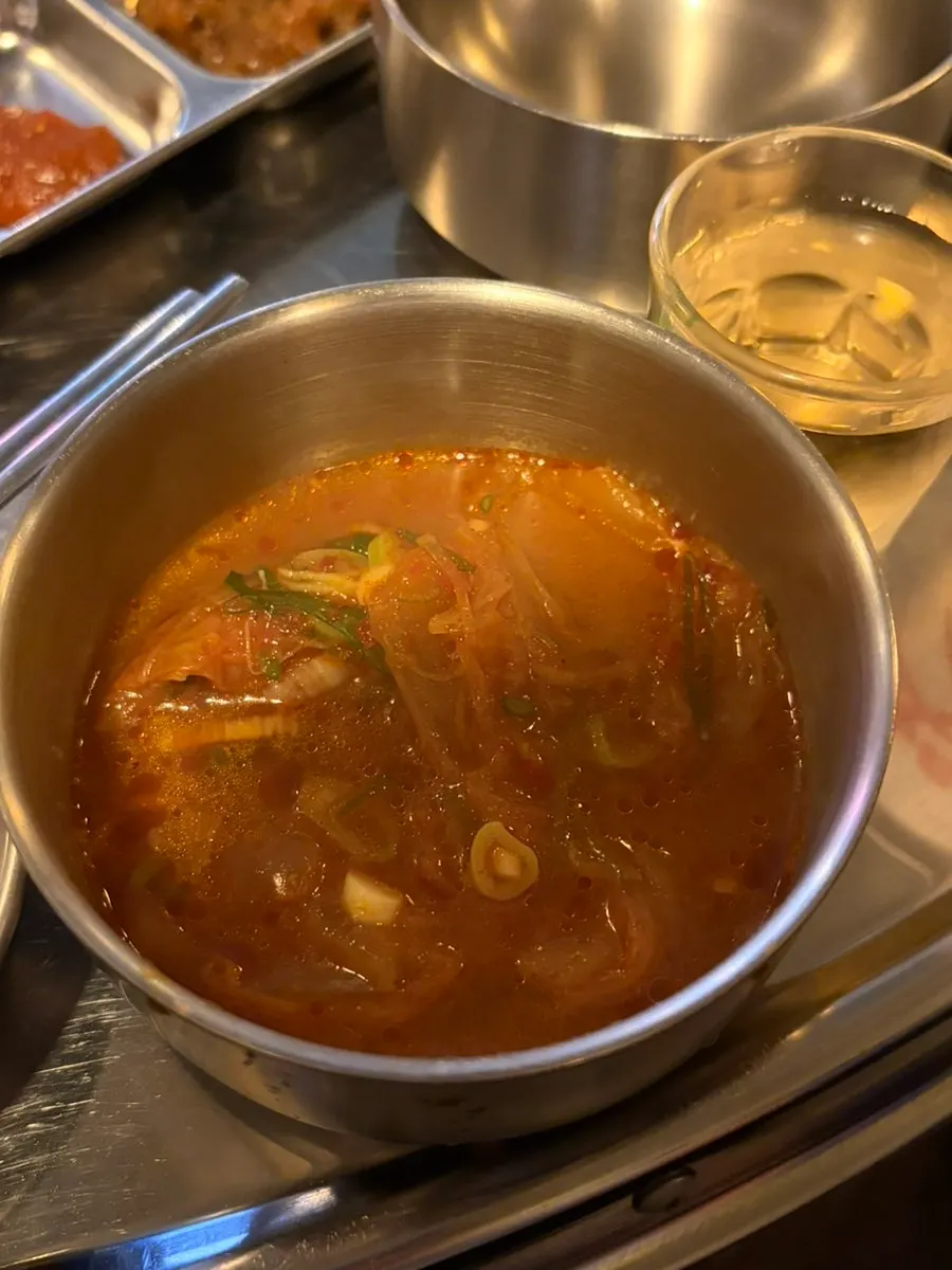 목살 가브리살 삼겹살로 꽉 찬 고기 그릴 한 판