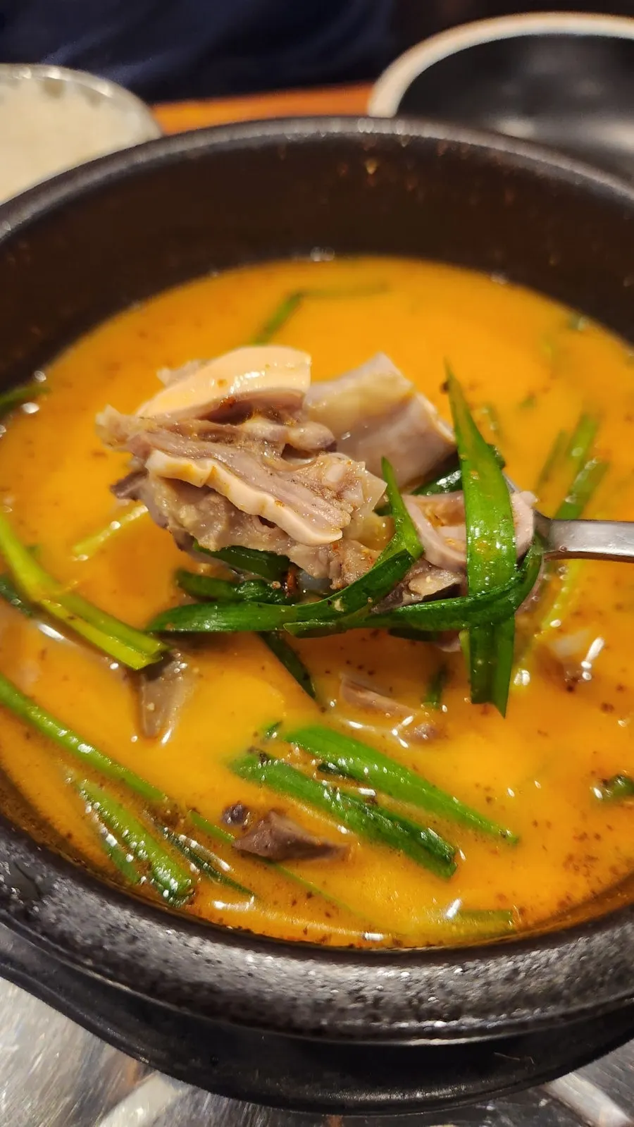 Red and peppery spicy offal gukbap