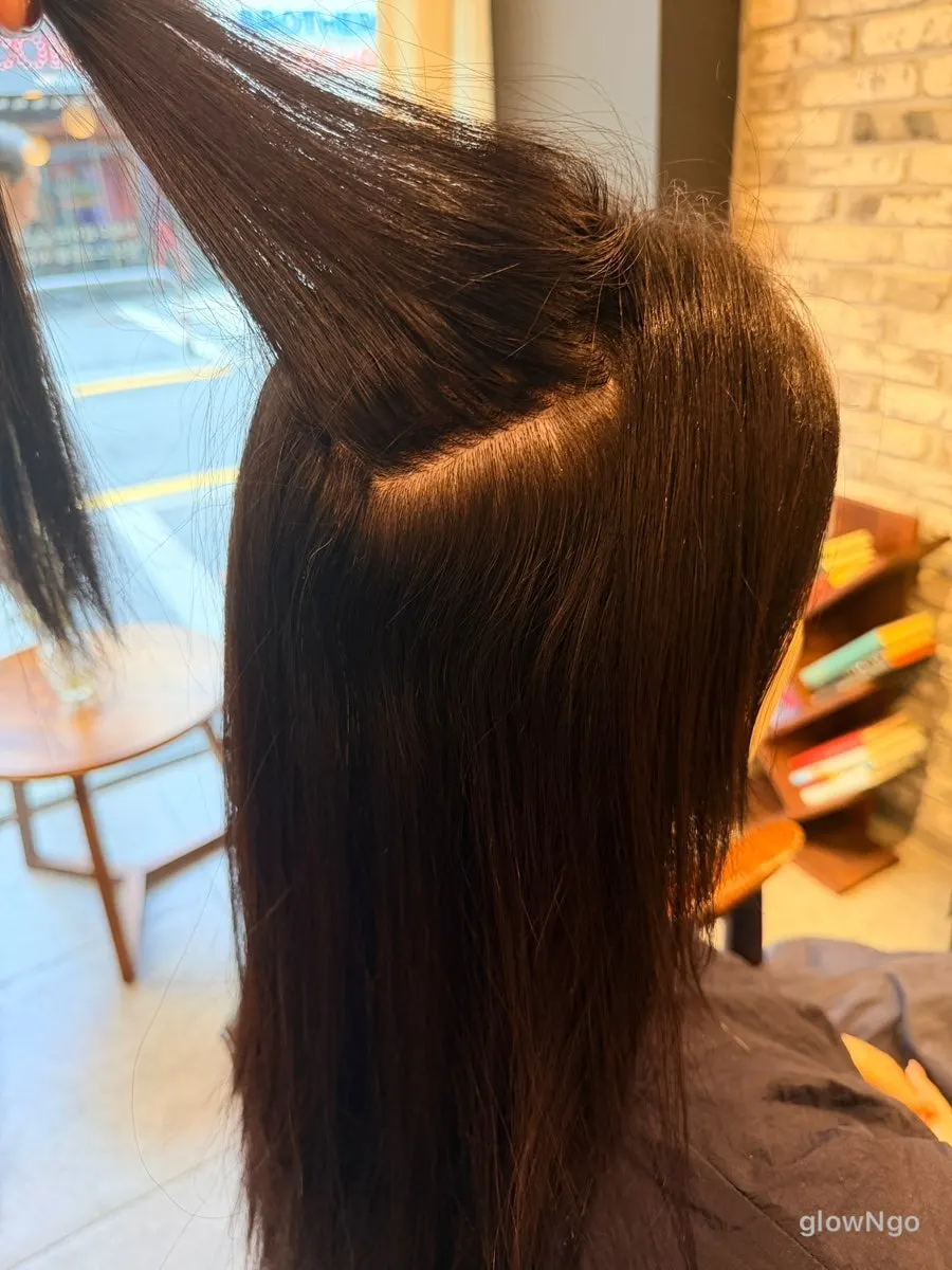 시술 전 푸석한 뒷머리 모습