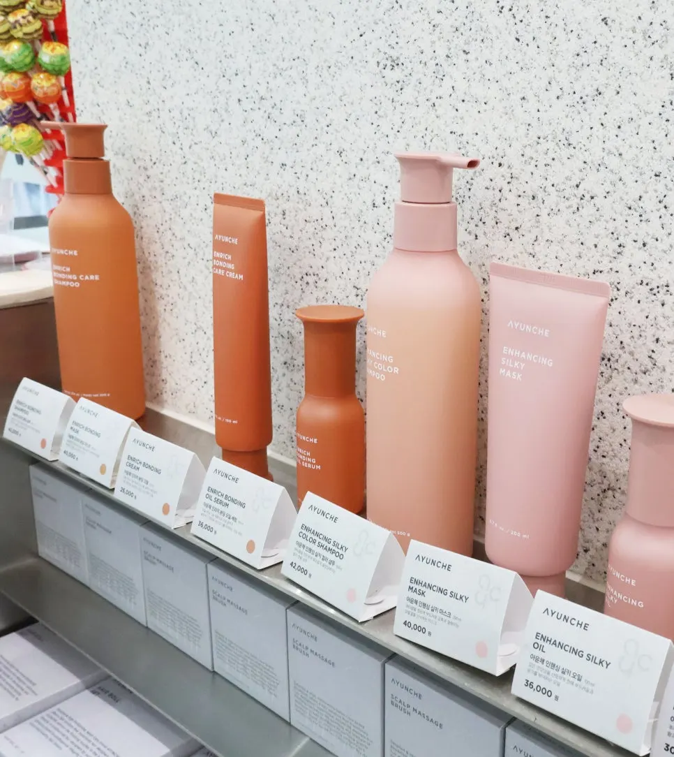 Nutrition clinic process on damaged hair