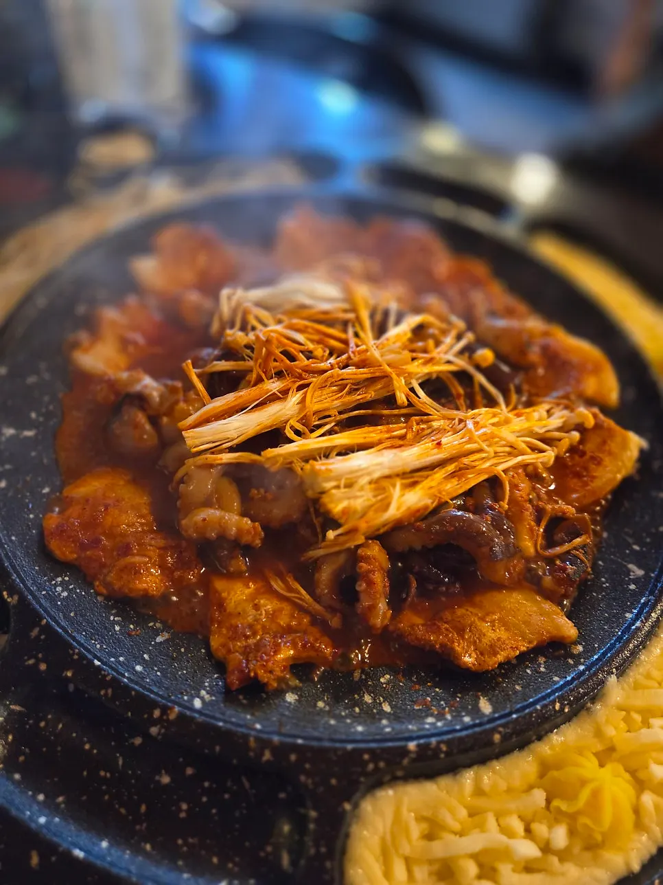양념이 배인 쭈꾸미 삼겹살