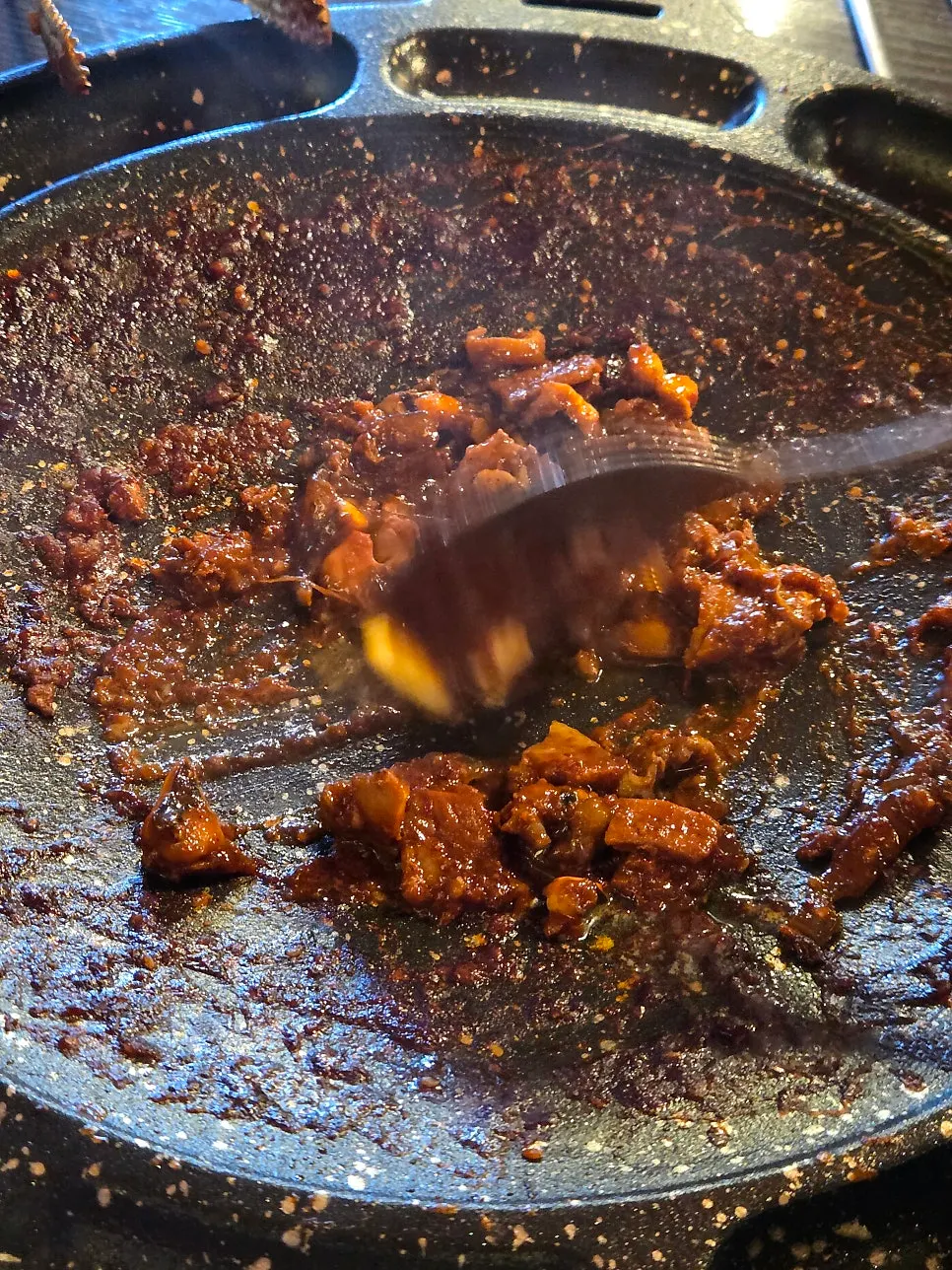 치즈 날치 볶음밥 준비 장면