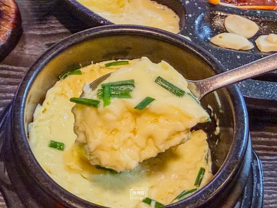 Scorched rice and steamed egg served as standard side dishes