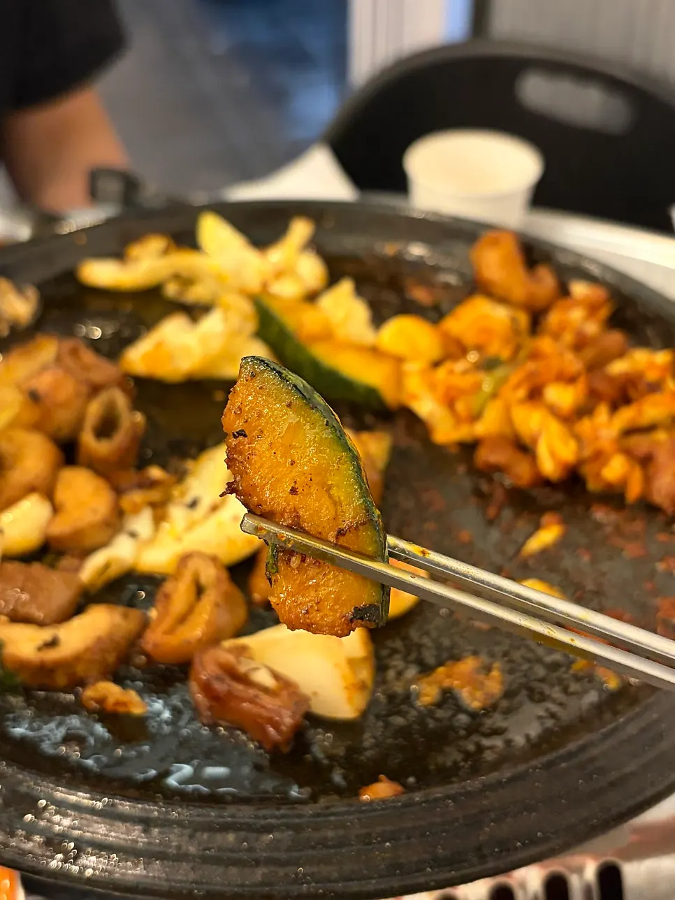 Makchang dipped in sesame oil sauce