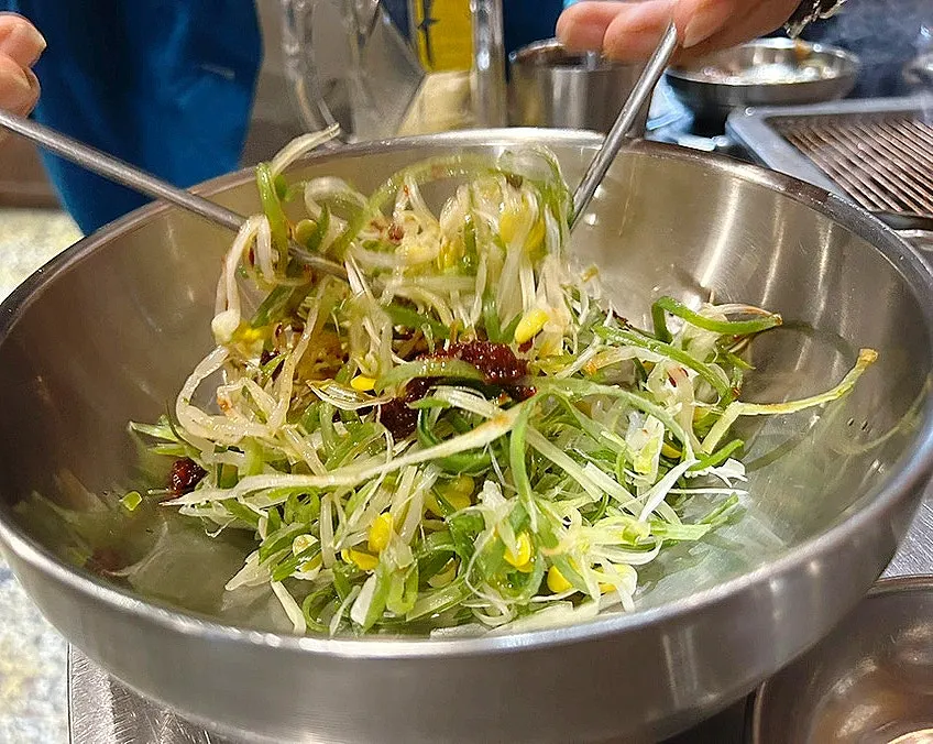 닭갈비와 함께 나온 파채와 된장찌개