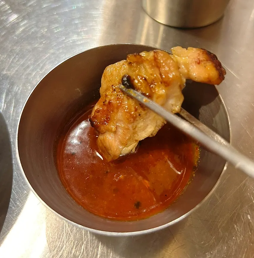 다양한 소스와 함께 먹는 닭갈비