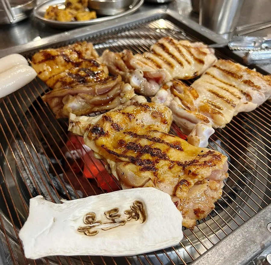 초벌구이로 나온 닭갈비