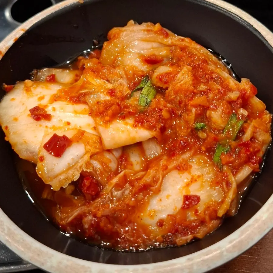 국밥과 곁들여 먹은 아삭한 김치