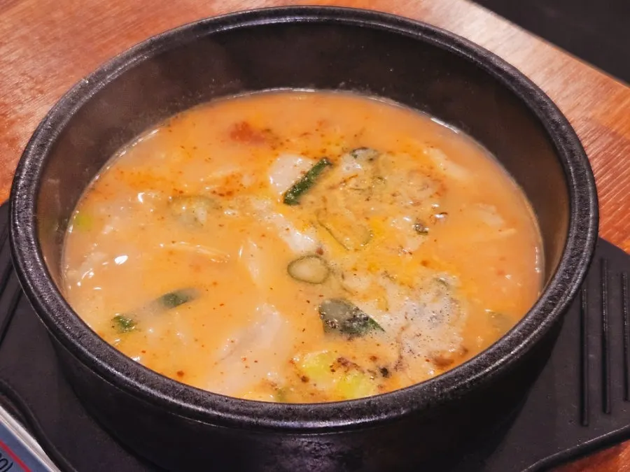 A free extra dish served by the restaurant