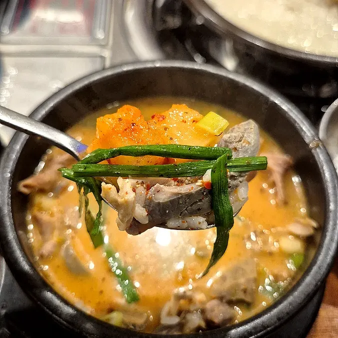 Rice split between two different broths
