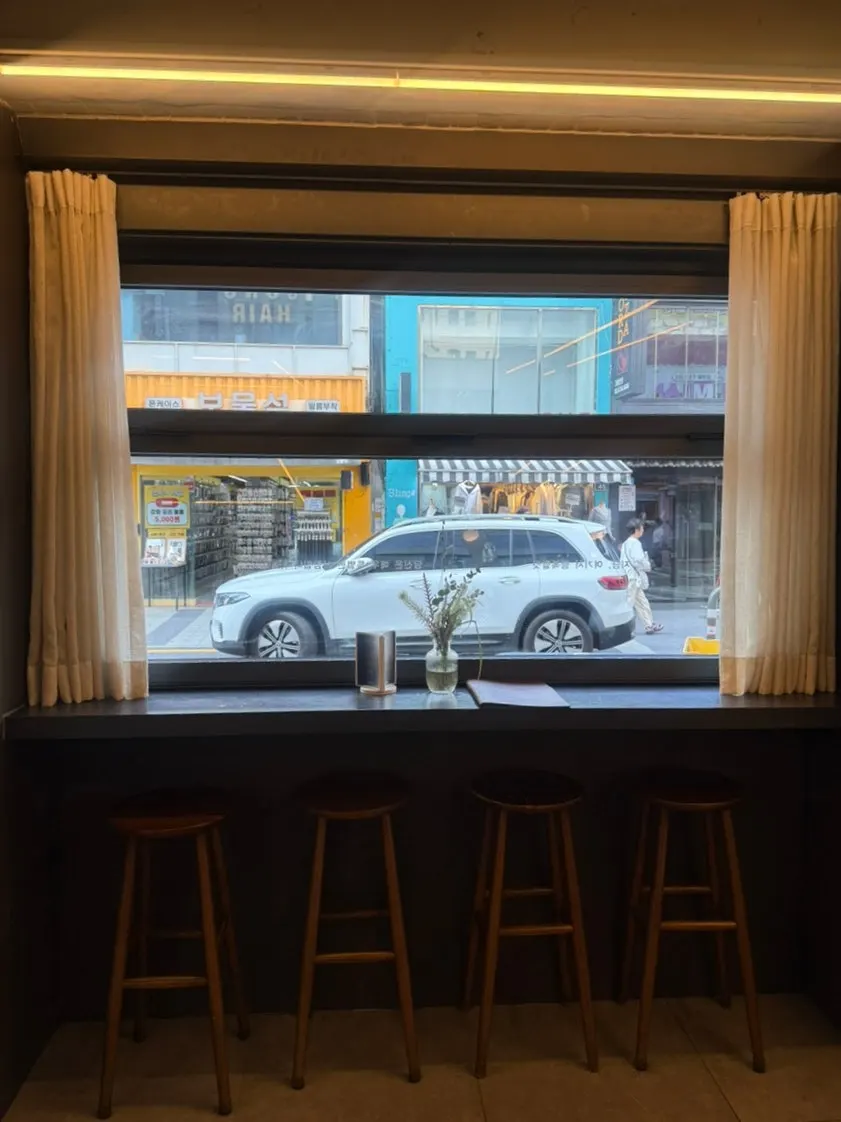 Interior of Juno Hair Cheonho Rodeo Branch