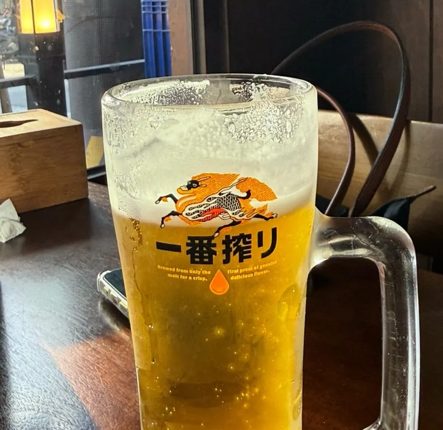 탄산이 살아 있는 생맥주 잔