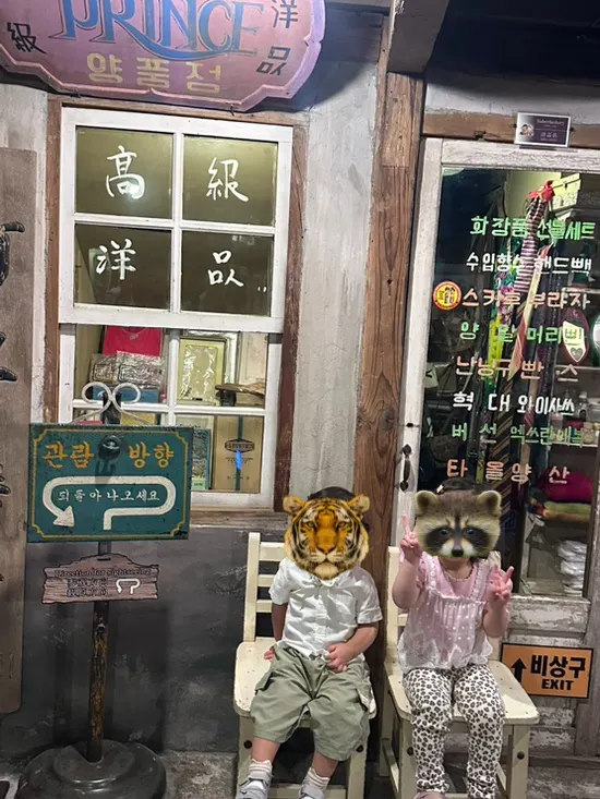 Old objects and building exhibits at the modern history museum