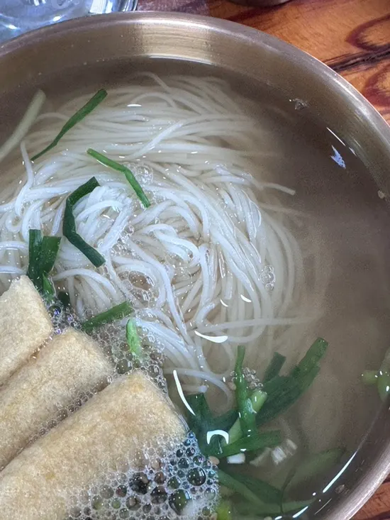 A generous portion of janchi guksu at Cheonje Guksu