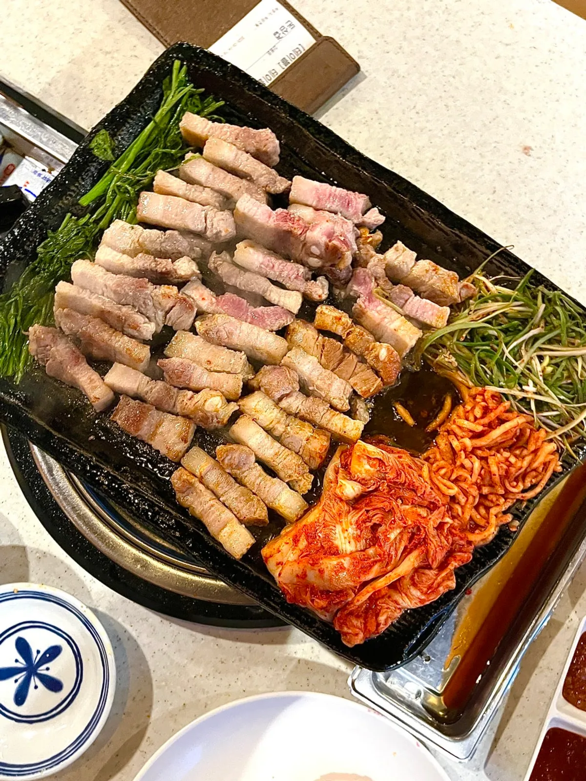 ดนซัมกยอบของ Cheonpo Hoegwan ที่ย่างจนบาสซัก