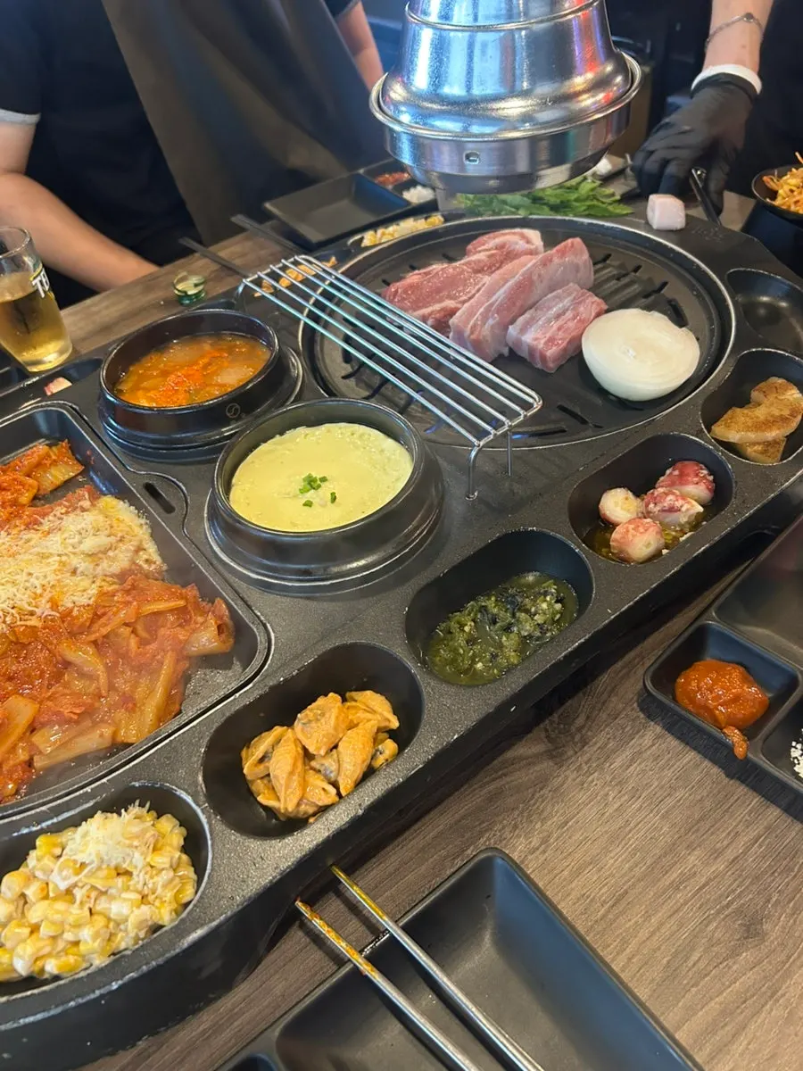 Salt and ssamjang served separately