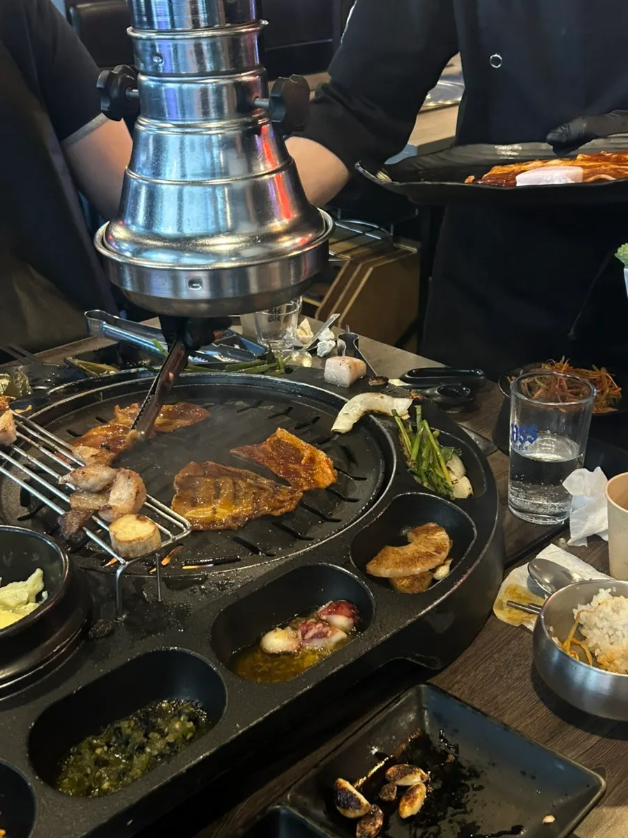 Whole piece of grilled hangjeongsal