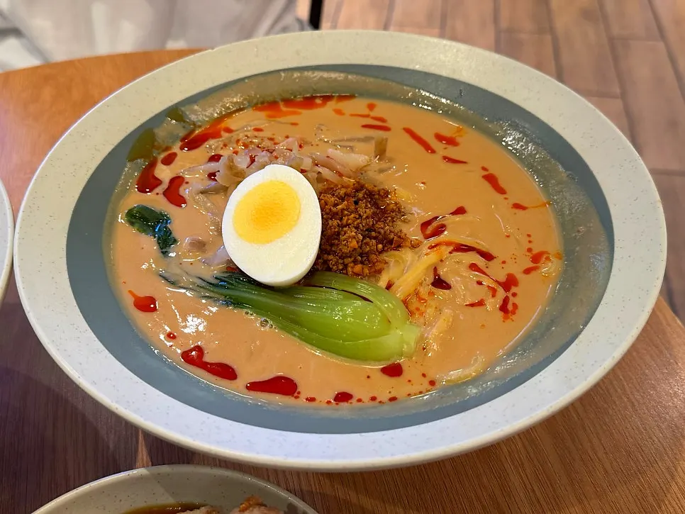 Close-up of Chibao's glossy jjajangmyeon