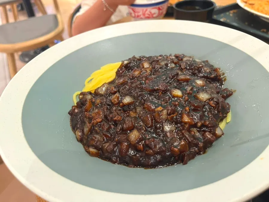 얼큰한 짬뽕 국물과 건더기
