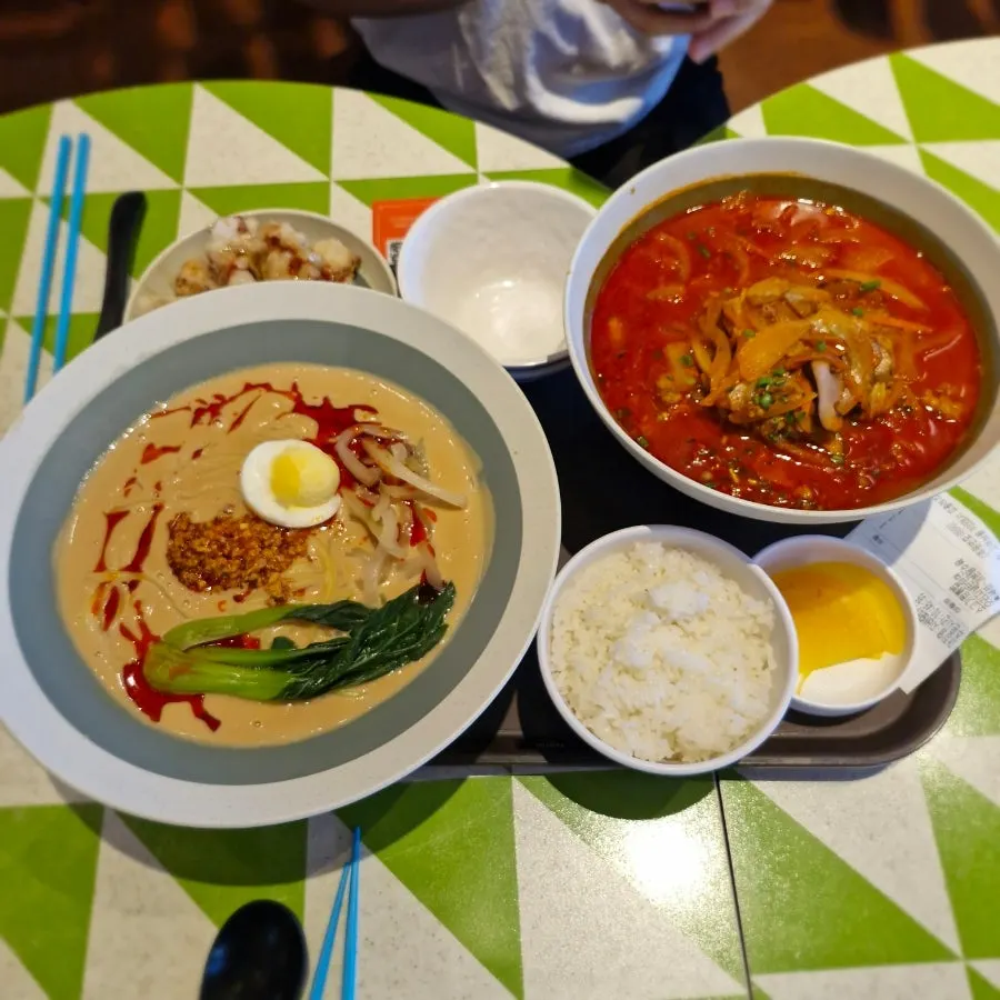 Table set before the meal at Chibao