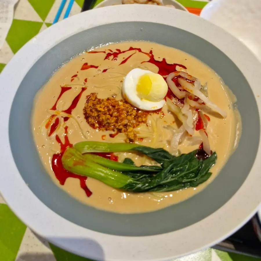 Full spread of the tantanmen set, beef jjamppong, and mini tangsuyuk
