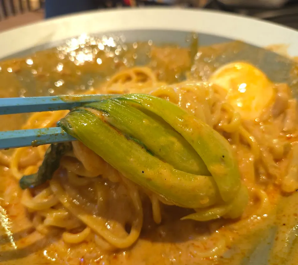 땅콩 소스가 엉긴 치바오 탄탄면