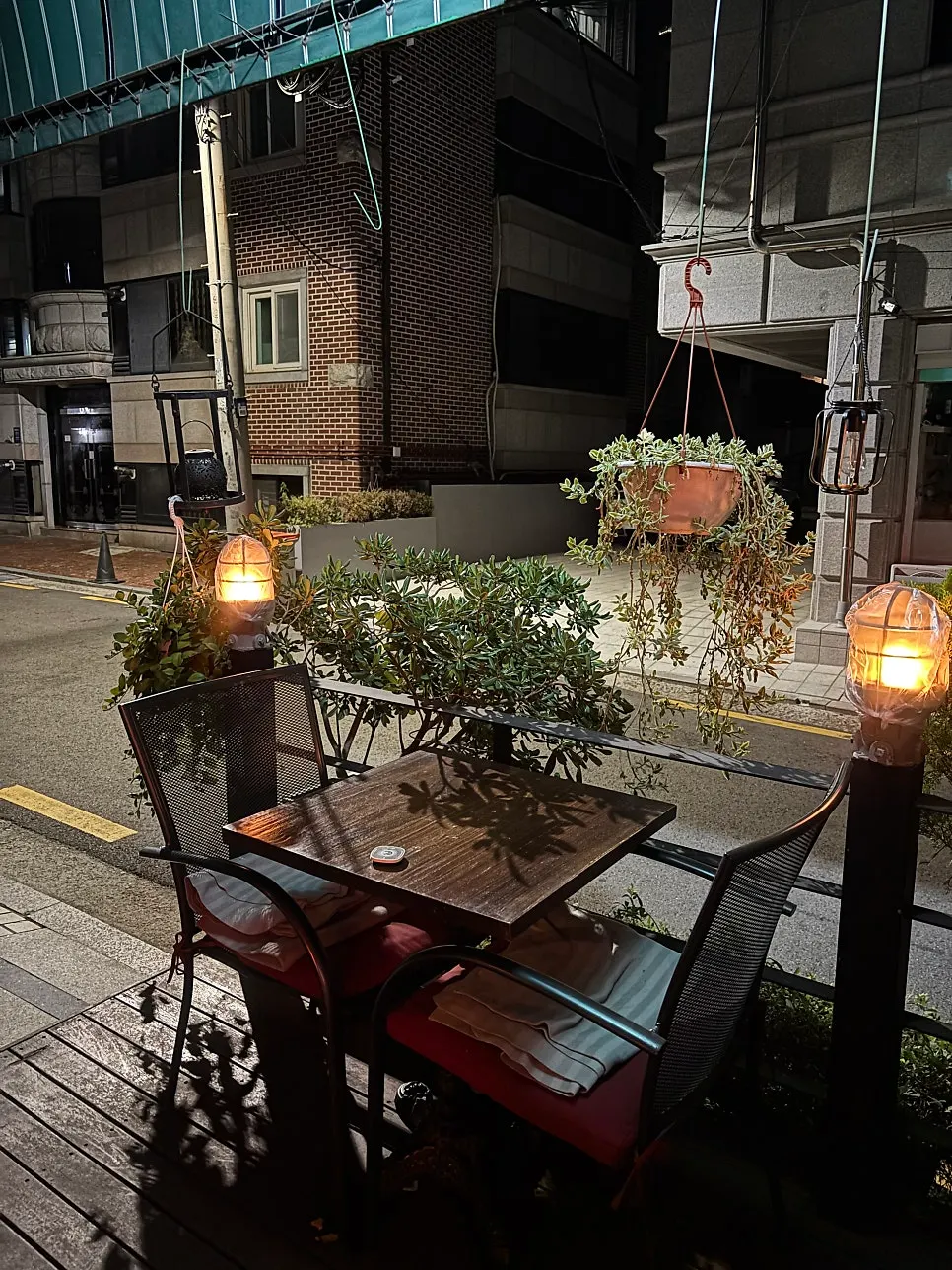 칠랑고 선릉본점 야외 테이블 자리